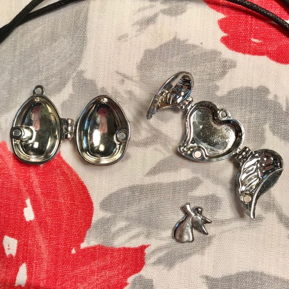 🆕 Lockets Leather Necklaces - Picture 3 of 10